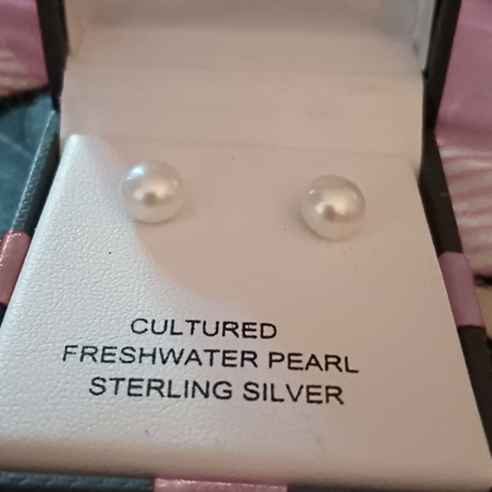 Freshwater PEARL EARRINGS